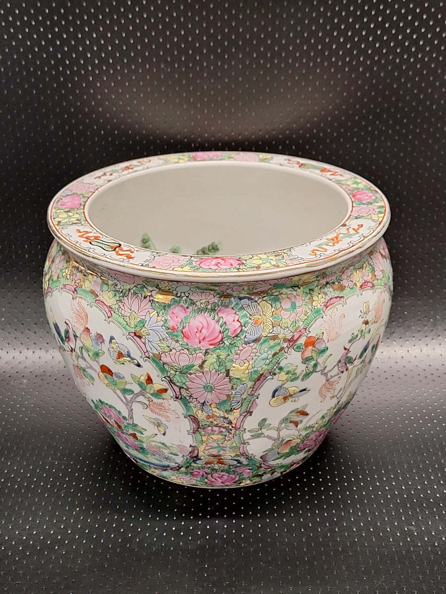 Chinese Famille Rose porseleinen vissenkom / jardinière met vogels, bloemen en goudvissen