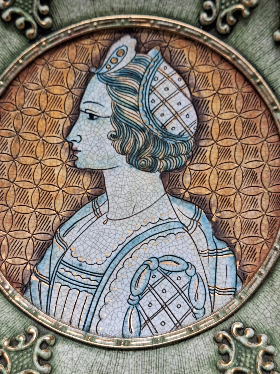 Zeshoekige Italiaanse decoreerschaal uit Deruta