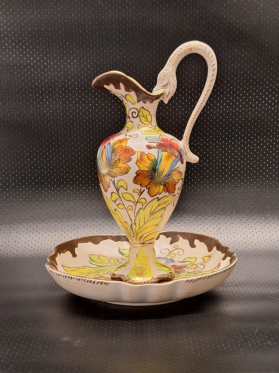 Decoratieve tweedelige keramiekset van Hubert Bequet uit Quaregnon (België)