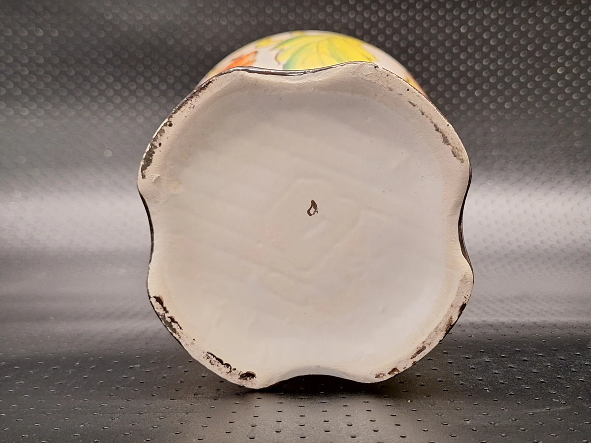 Decoratieve tweedelige keramiekset van Hubert Bequet uit Quaregnon (België)