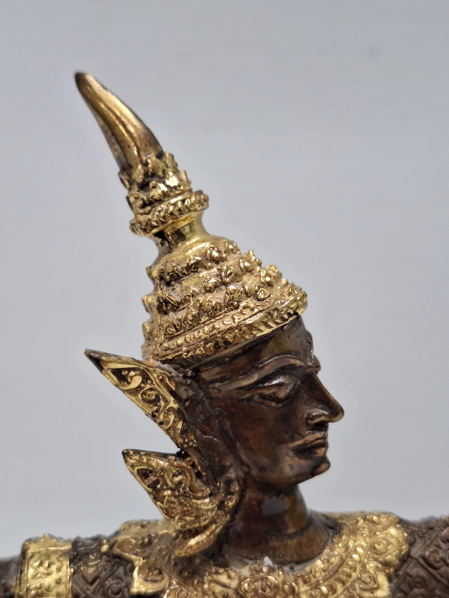 Thais bronzen beeld van Prins Rama