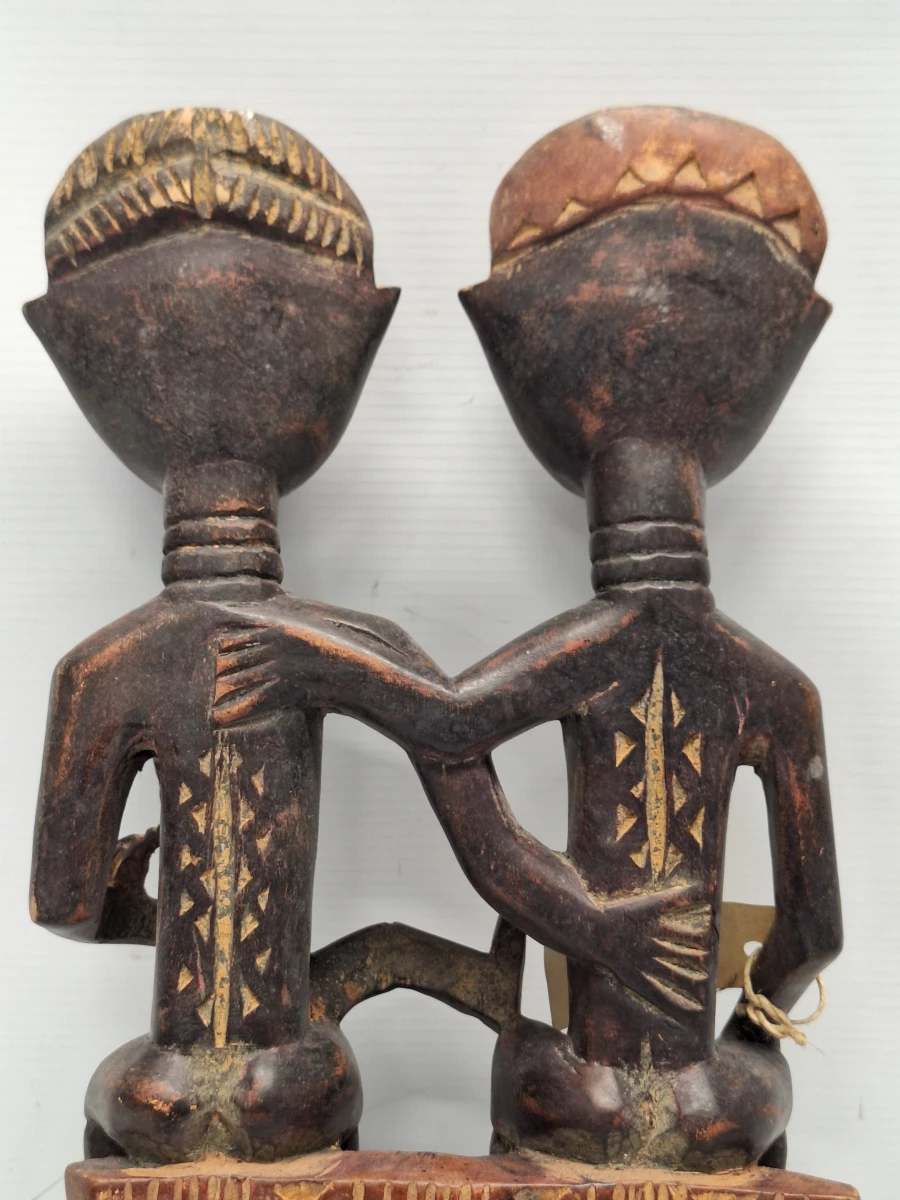 Handgesneden houten Ashanti decoratieve kam met echtpaar uit Ghana