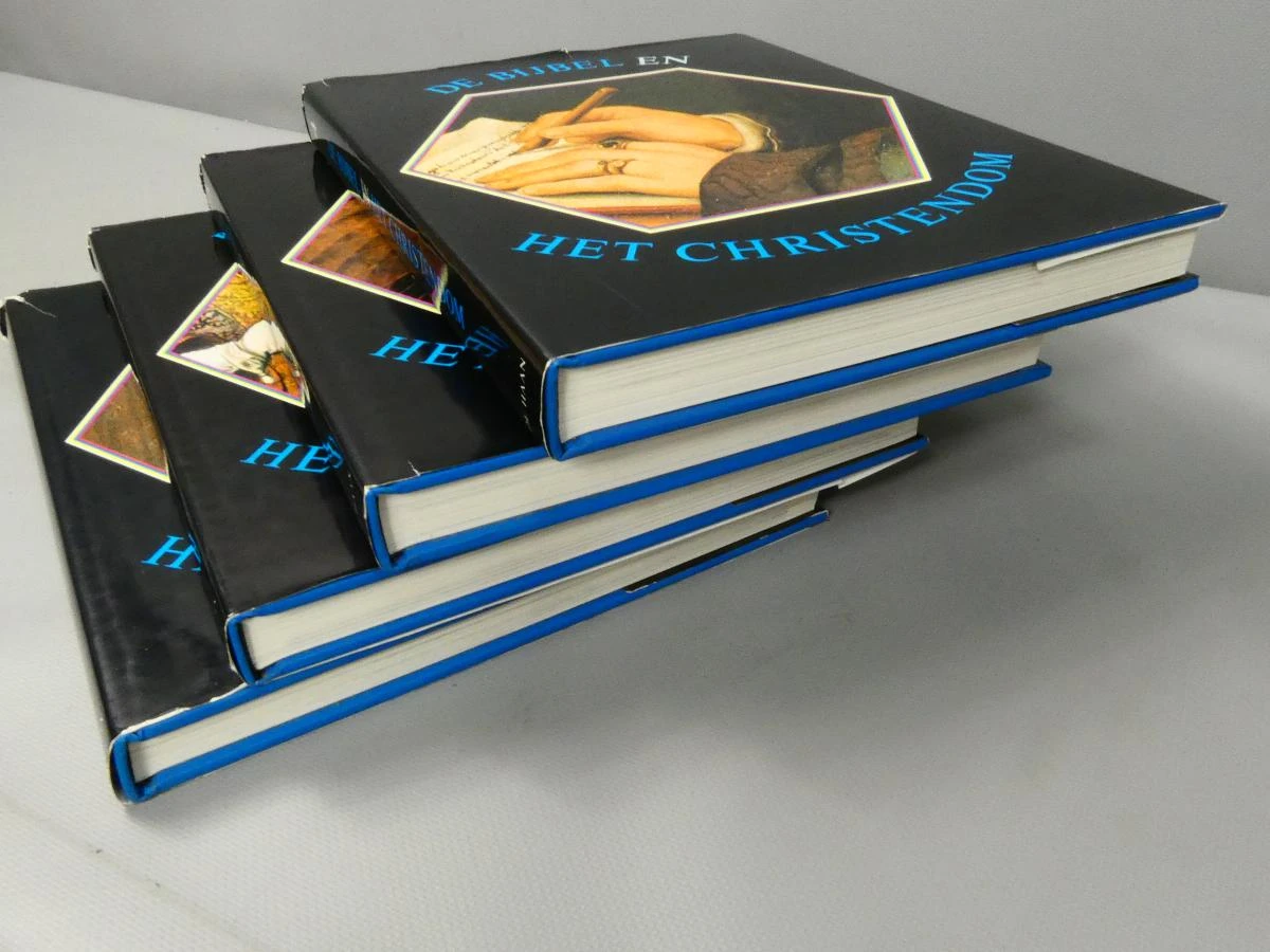 Collectie van 4 delen boeken De Bijbel en het Christendom