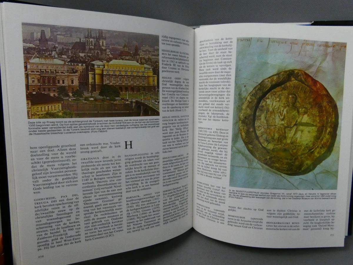 Collectie van 4 delen boeken De Bijbel en het Christendom