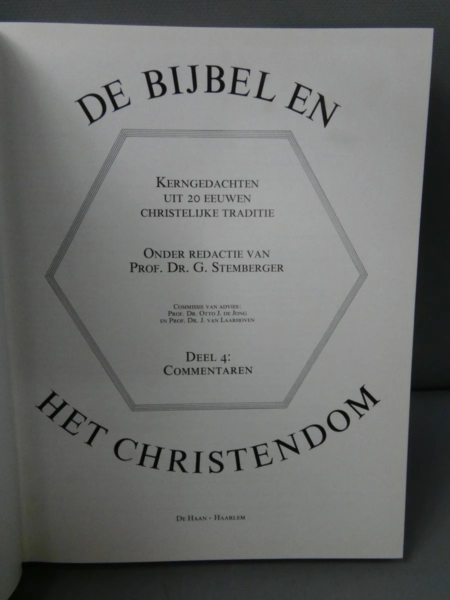 Collectie van 4 delen boeken De Bijbel en het Christendom