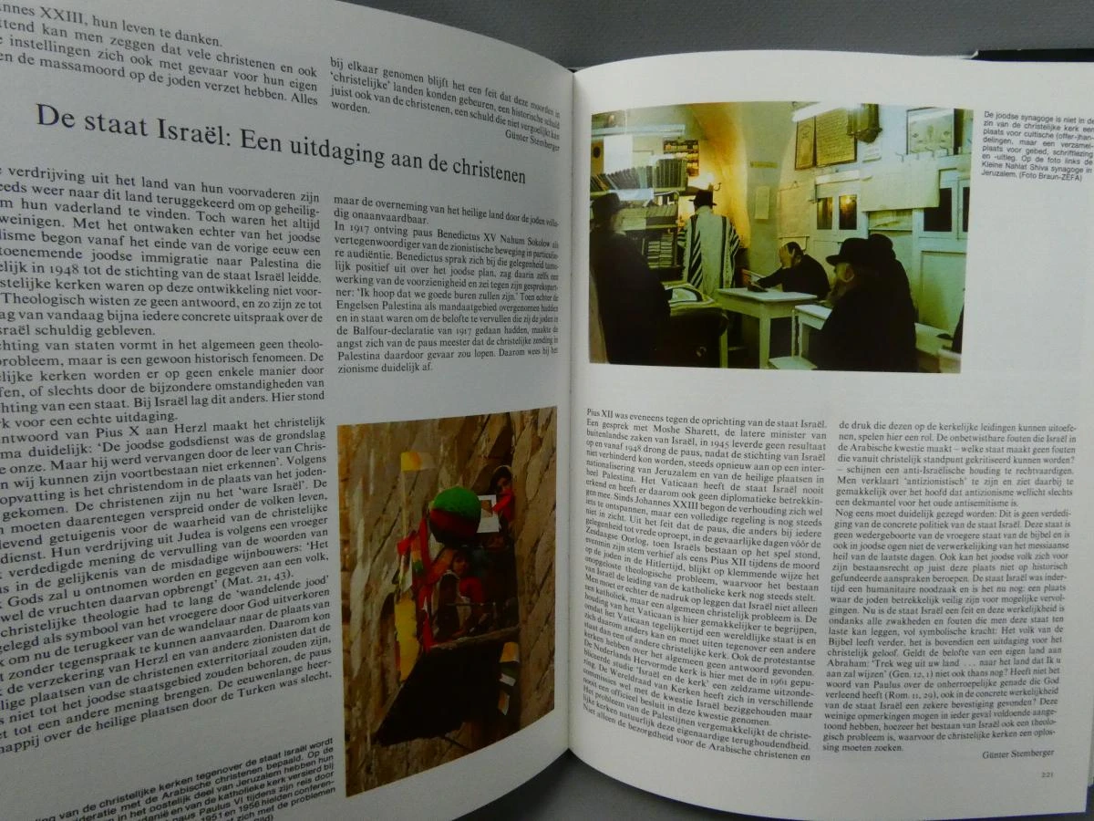 Collectie van 4 delen boeken De Bijbel en het Christendom