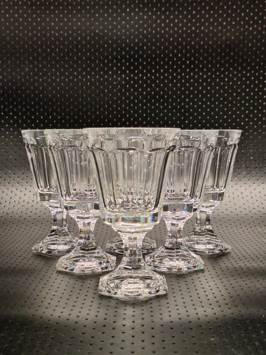 Set van verzilverd spiegel-dienblad en Val Saint Lambert kristal