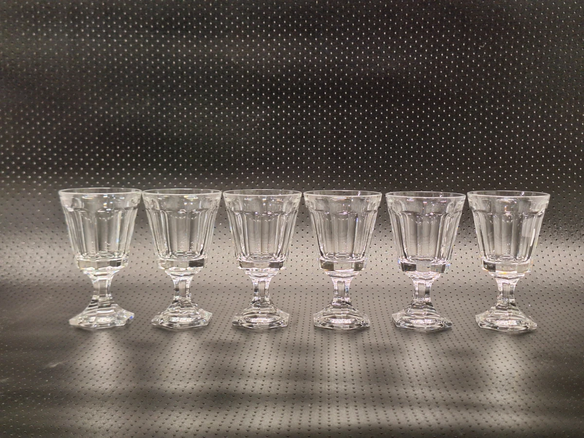 Set van verzilverd spiegel-dienblad en Val Saint Lambert kristal
