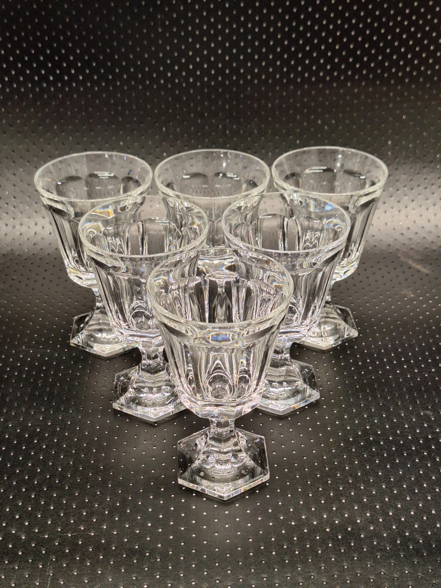 Set van verzilverd spiegel-dienblad en Val Saint Lambert kristal