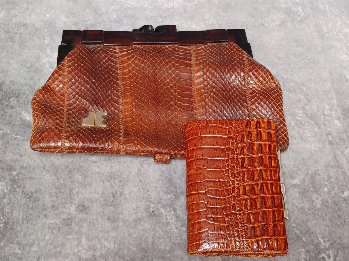 Vintage set: Pierre Cardin slangenleren clutch en krokodillenleren portemonnee