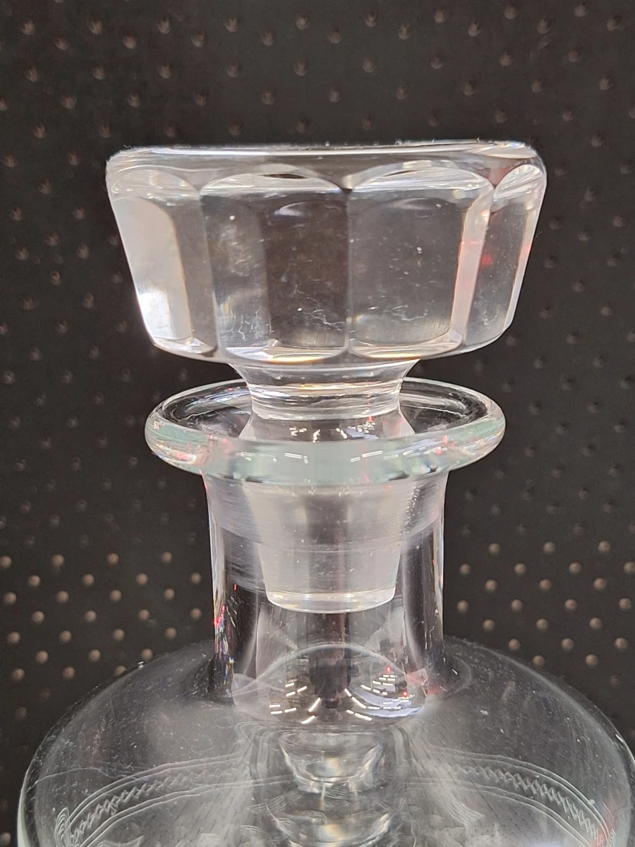 Vintage kristallen drank set met karaf en 12 glazen op een Alessi dienblad