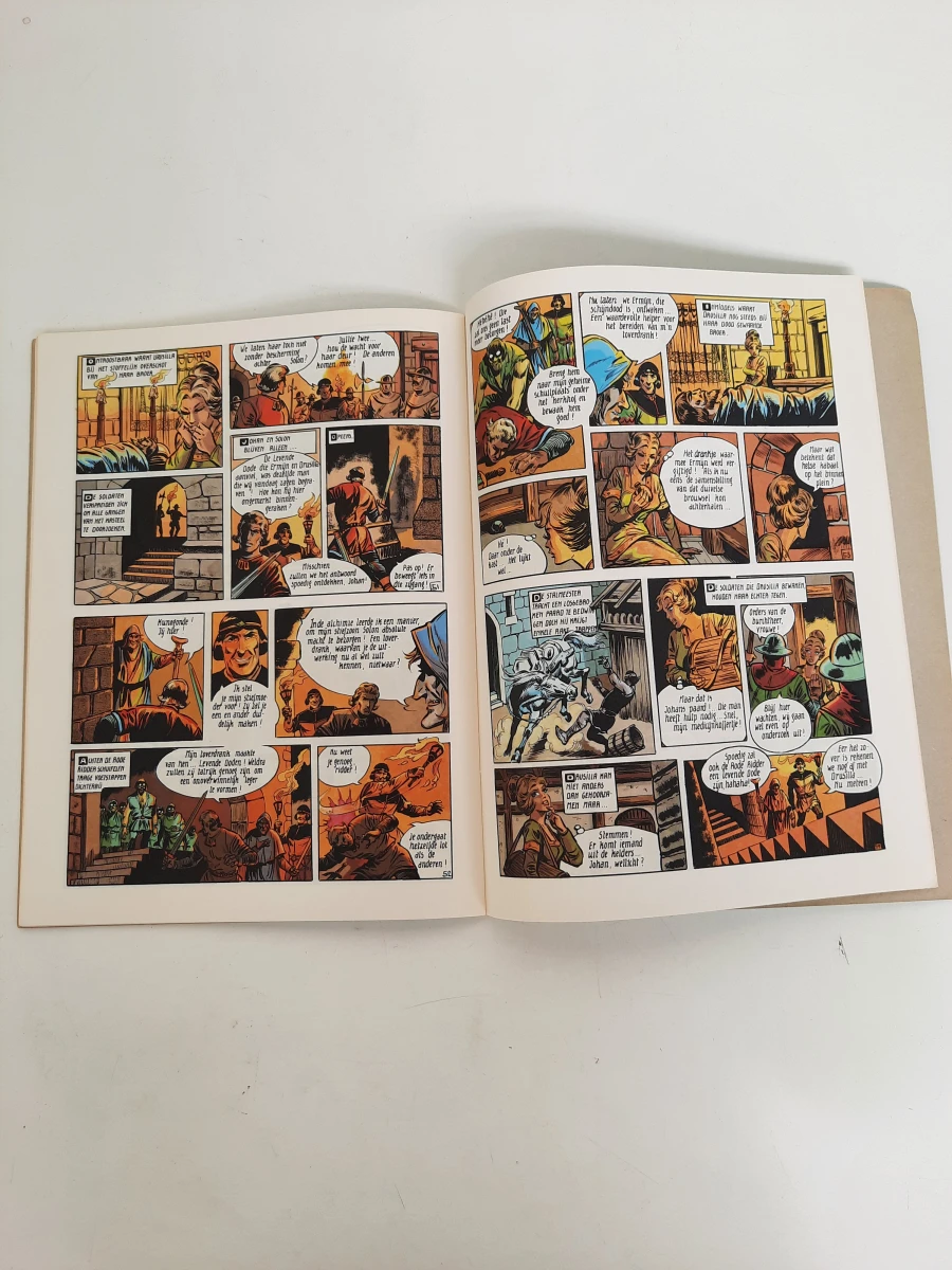 Grote Partij Vintage Stripboeken "De Rode Ridder" (Willy Vandersteen) – 18 Delen