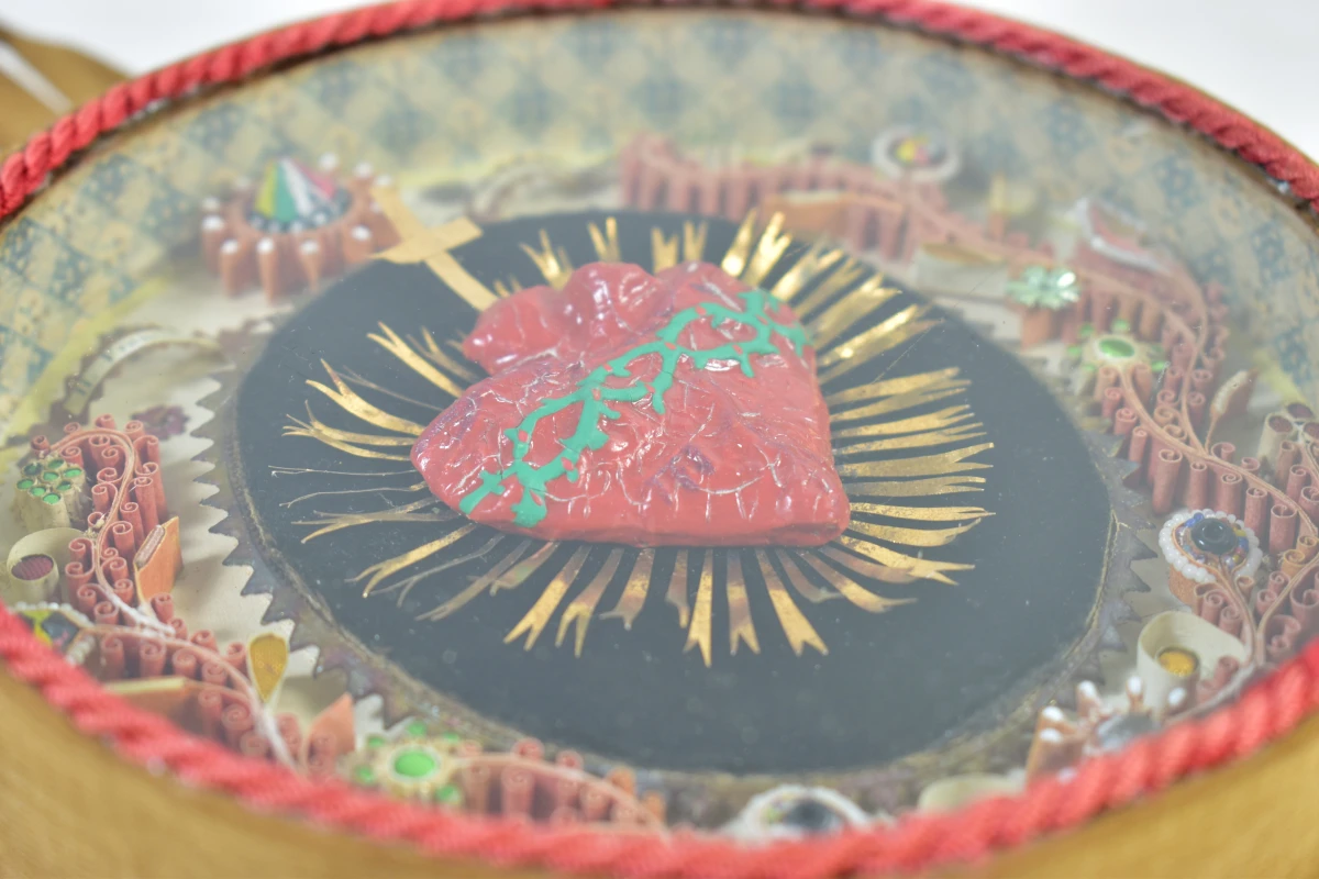 Religieus decoratief wandobject met heilig hart