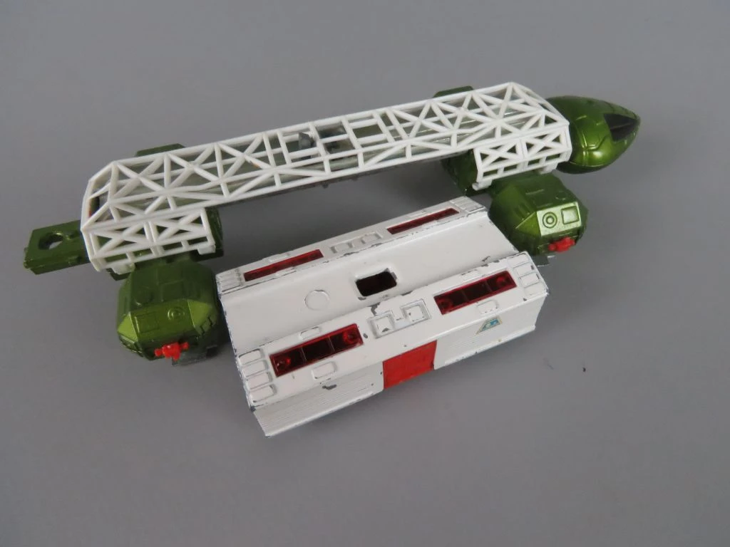 Dinky Toys Eagle Transporter Space 1999