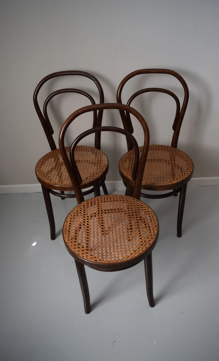 3 bistrostoelen Thonet