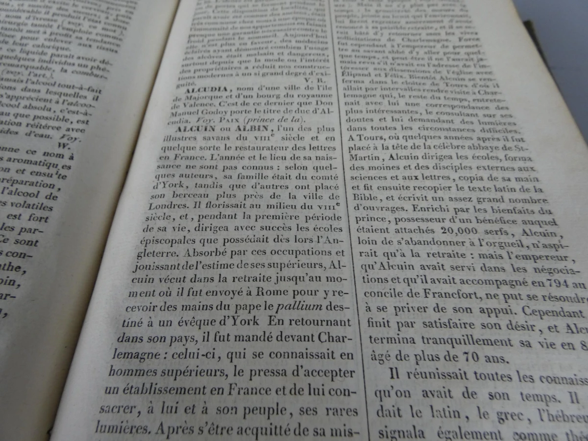 Fransboek "Encyclopédie des gens du monde"