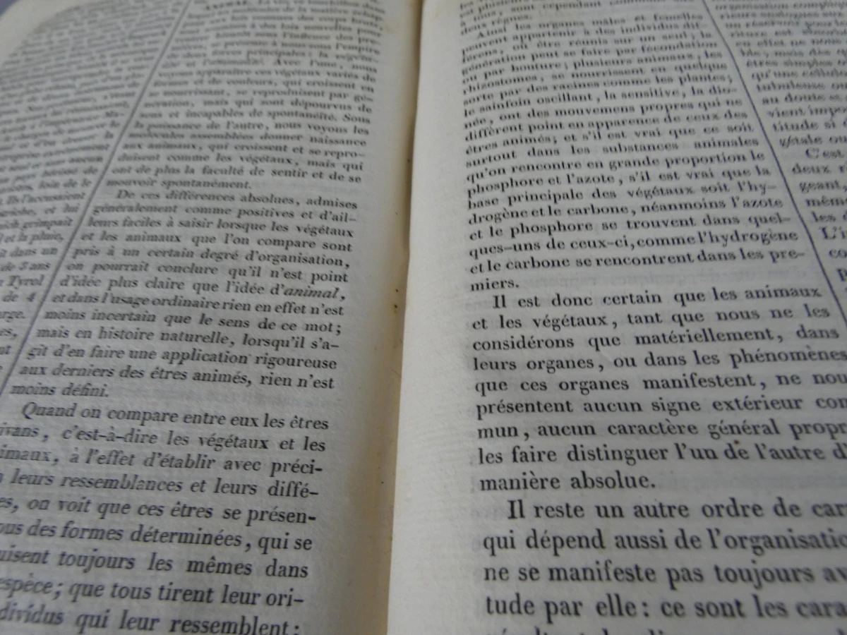 Fransboek "Encyclopédie des gens du monde"