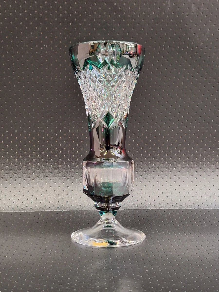 Val Saint Lambert kristallen vaas - smaragdgroen doublé geslepen, Art Deco stijl