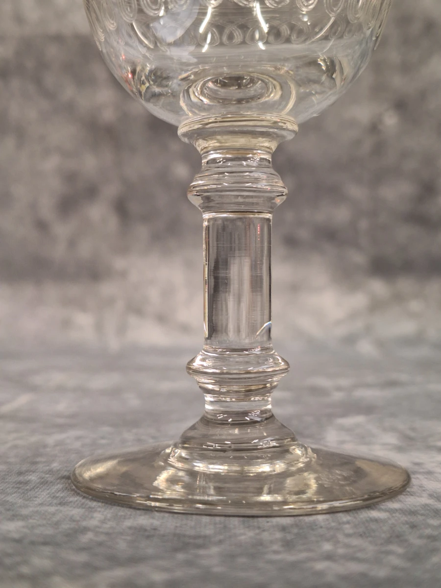 Antiek kristallen glas-servies met Guilloche-gravering