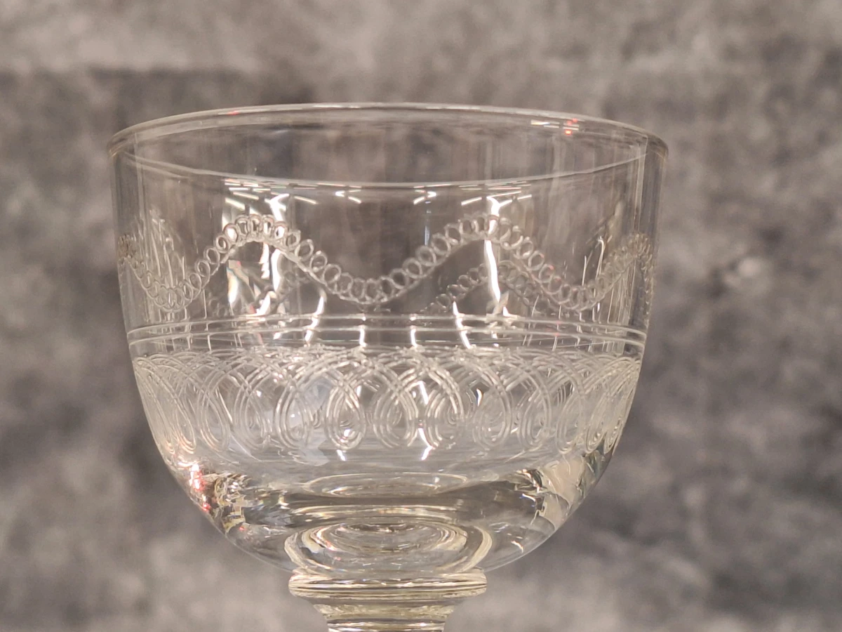 Antiek kristallen glas-servies met Guilloche-gravering