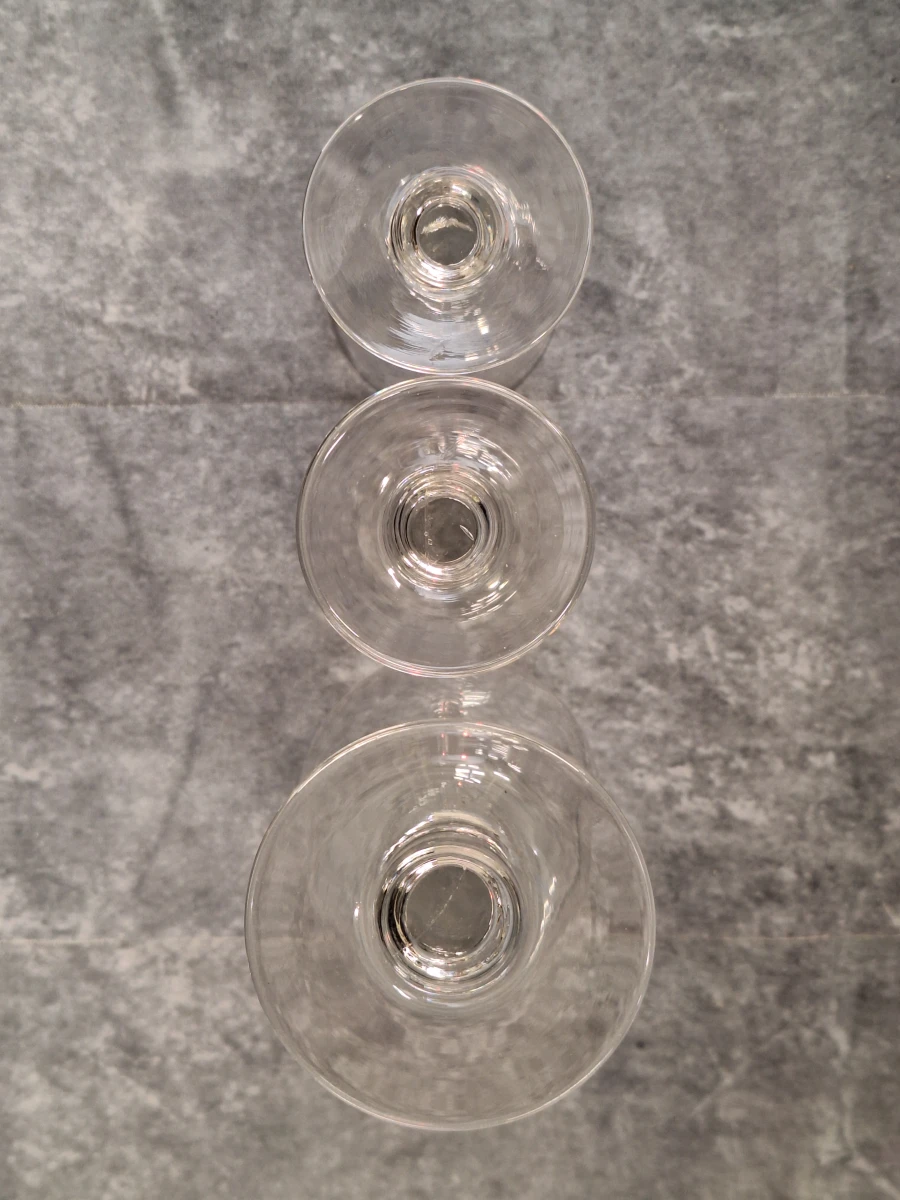 Antiek kristallen glas-servies met Guilloche-gravering