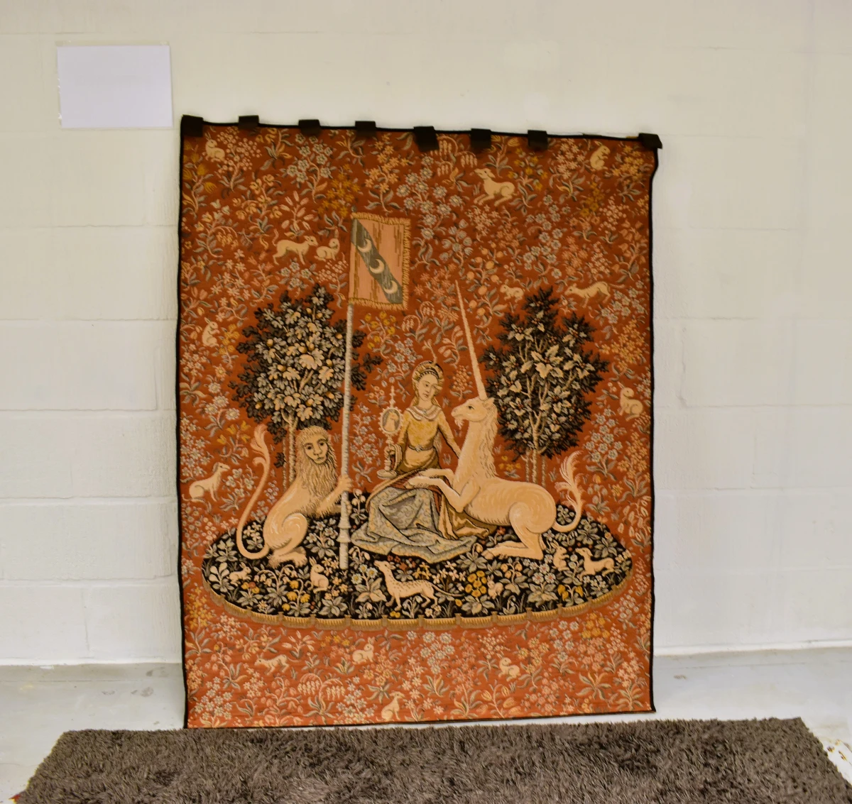 Groot jacquard wandtapijt "La Dame à la Licorne – Le Goût" naar middeleeuws voorbeeld