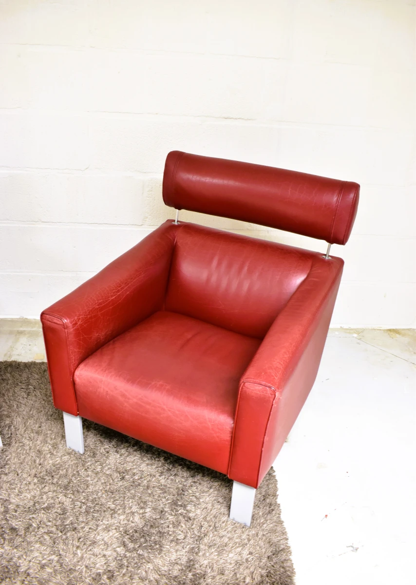Set van 2 rode leren fauteuils met hoofdsteun