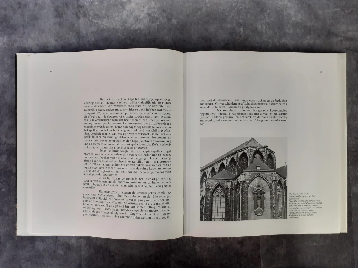Boek: Aan den voet van het Belfort & De Sint-Baafskathedraal