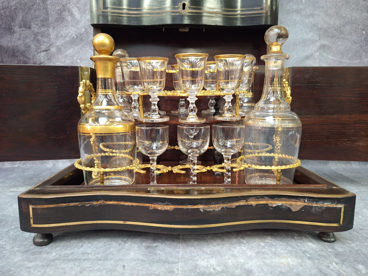 Antieke Napoleon III likeurkelder (cave à liqueur) - Boulle stijl - met karaffen & glazen