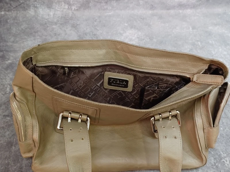 Stijlvolle Furla handtas van soepel leder