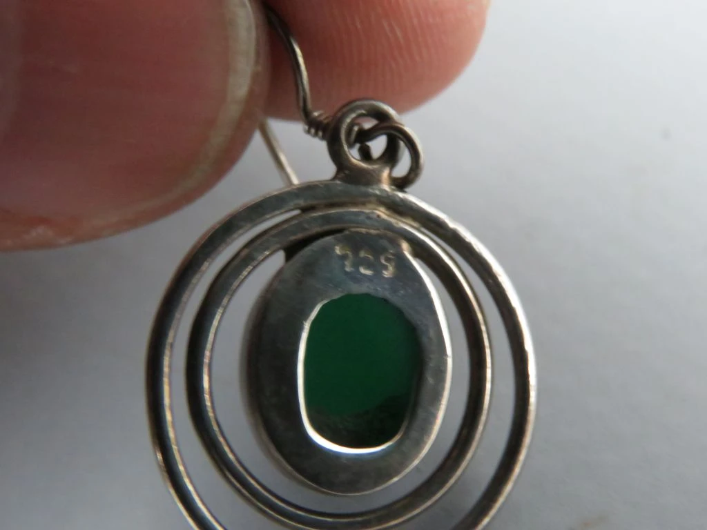 Zilveren Oorbellen met Groene Cabochon