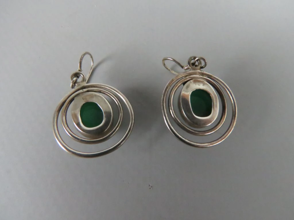 Zilveren Oorbellen met Groene Cabochon