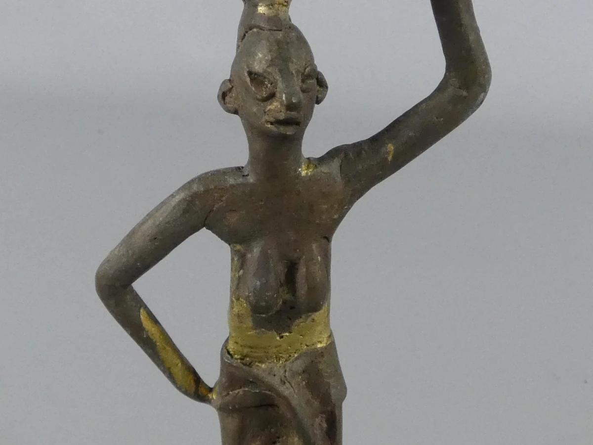 Metalen Afrikaans beeldje