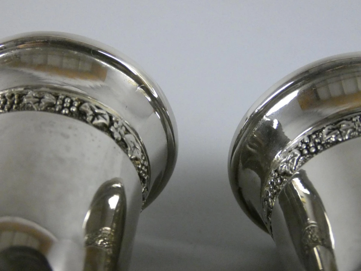 6 Zilverkleurige kelkbekers met druivenmotief