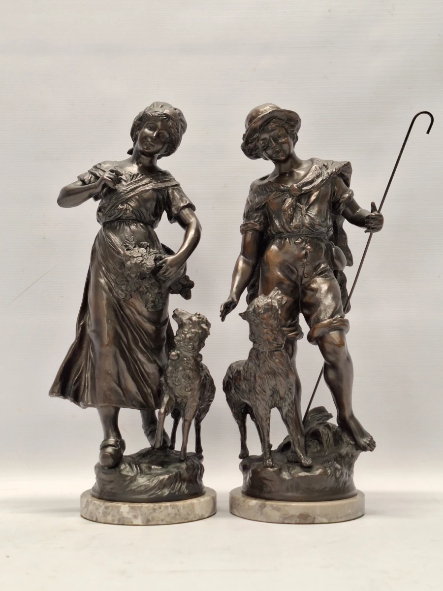 Antiek paar Franse beelden van herder en herderin - L. & F. Moreau