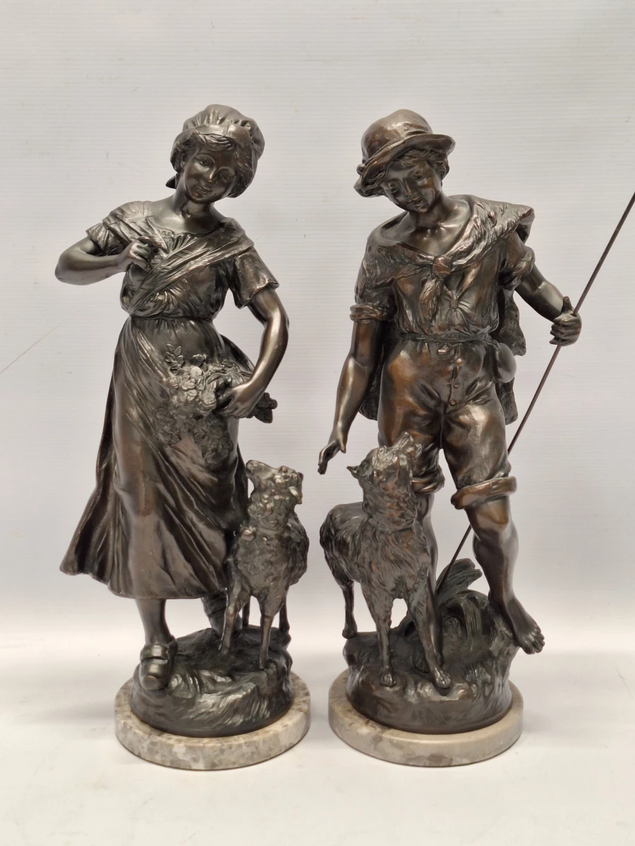 Antiek paar Franse beelden van herder en herderin - L. & F. Moreau