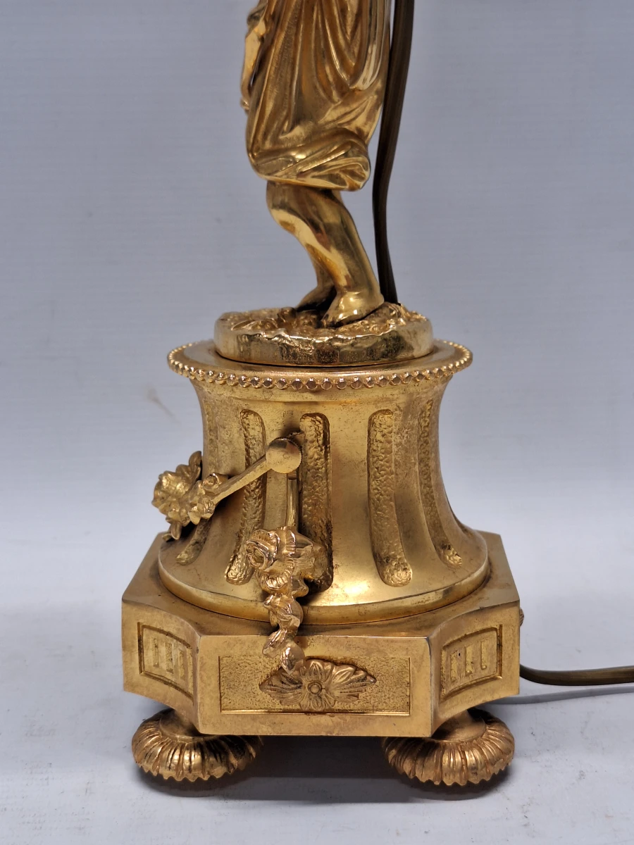 Exclusieve vintage F.B.A.I. cherubijn tafellamp in verguld brons - Made in Italy