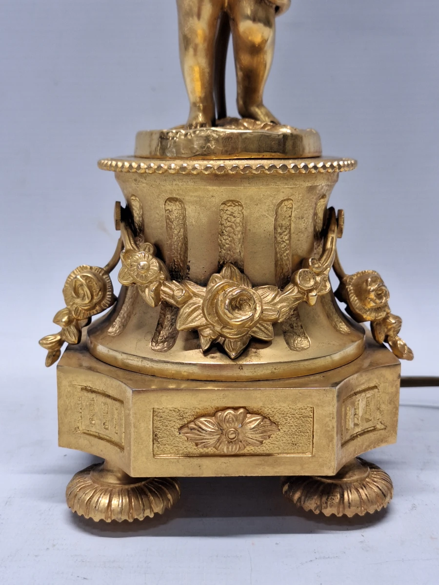Exclusieve vintage F.B.A.I. cherubijn tafellamp in verguld brons - Made in Italy