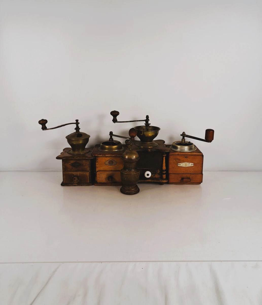 Set van 5 vintage handmolens voor koffie of kruiden
