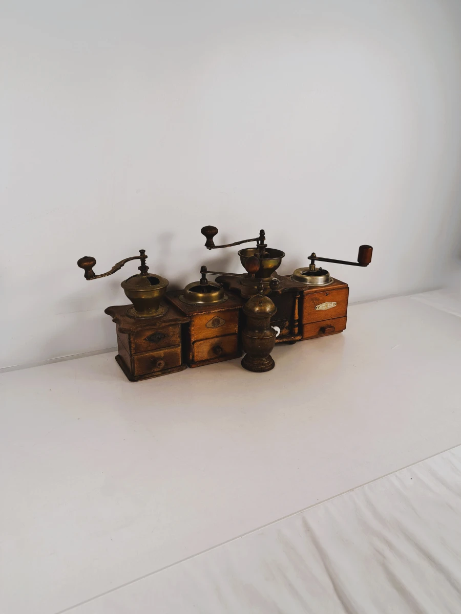 Set van 5 vintage handmolens voor koffie of kruiden