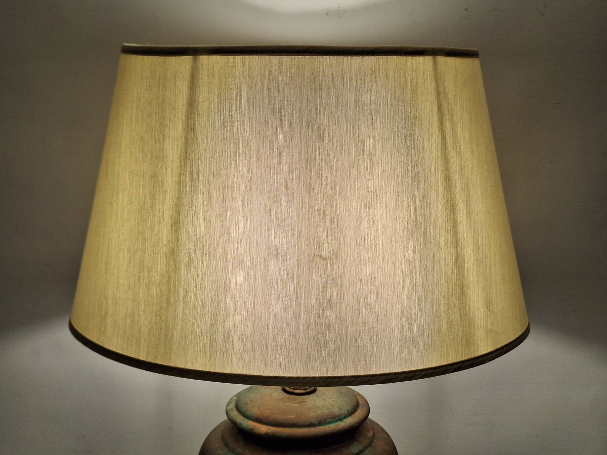 Elegante vintage keramische tafellamp met patina-afwerking