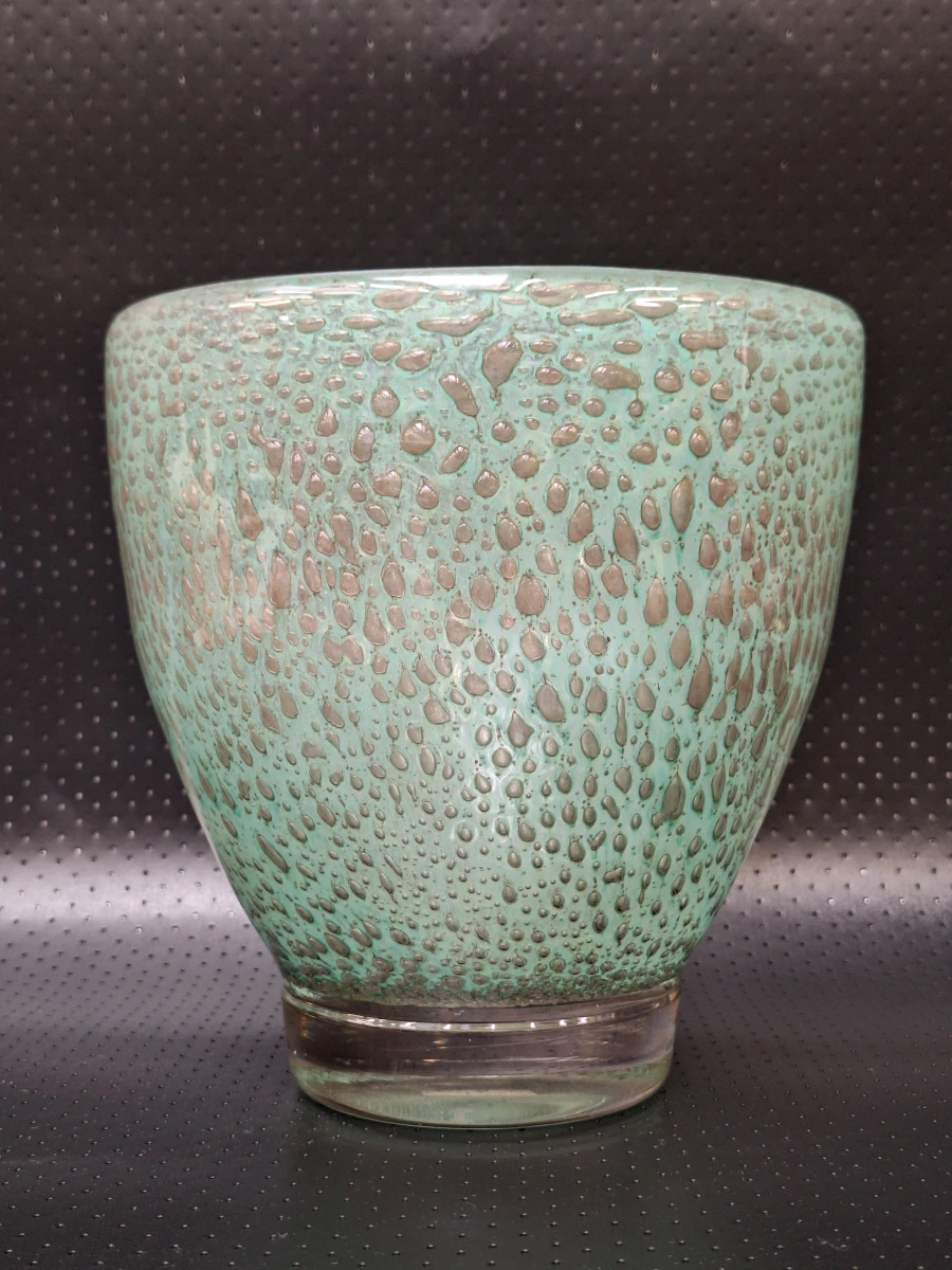 Mondgeblazen glazen designvaas van DutZ Collection - Jade groen met unieke bubbelstructuur