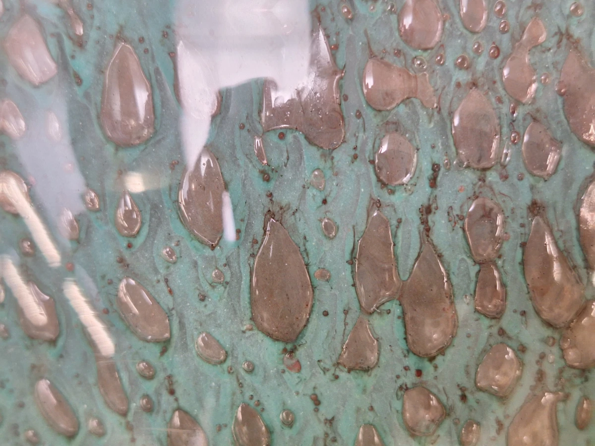 Mondgeblazen glazen designvaas van DutZ Collection - Jade groen met unieke bubbelstructuur
