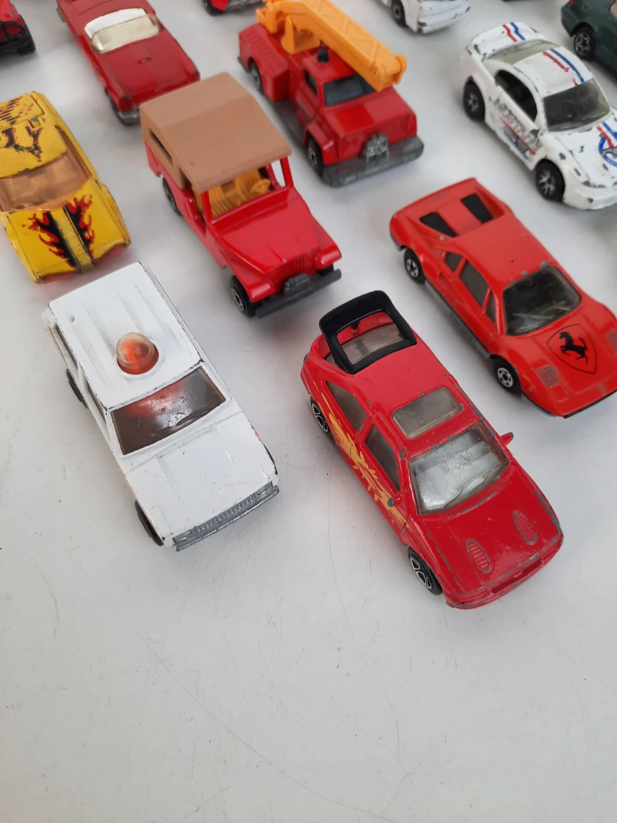 Partij Vintage & Retro Modelauto's (Hot Wheels, Matchbox e.a.) - 22 Stuks