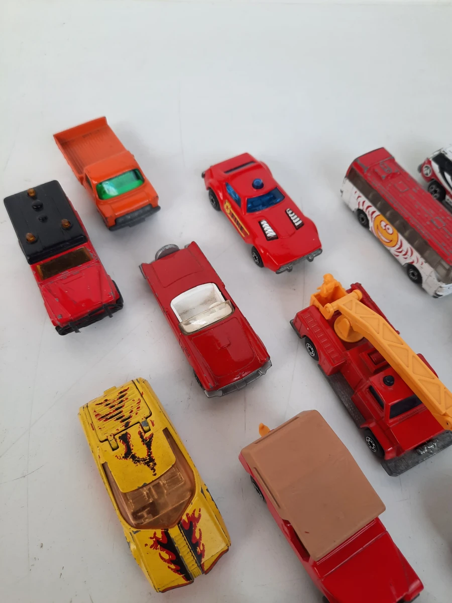 Partij Vintage & Retro Modelauto's (Hot Wheels, Matchbox e.a.) - 22 Stuks