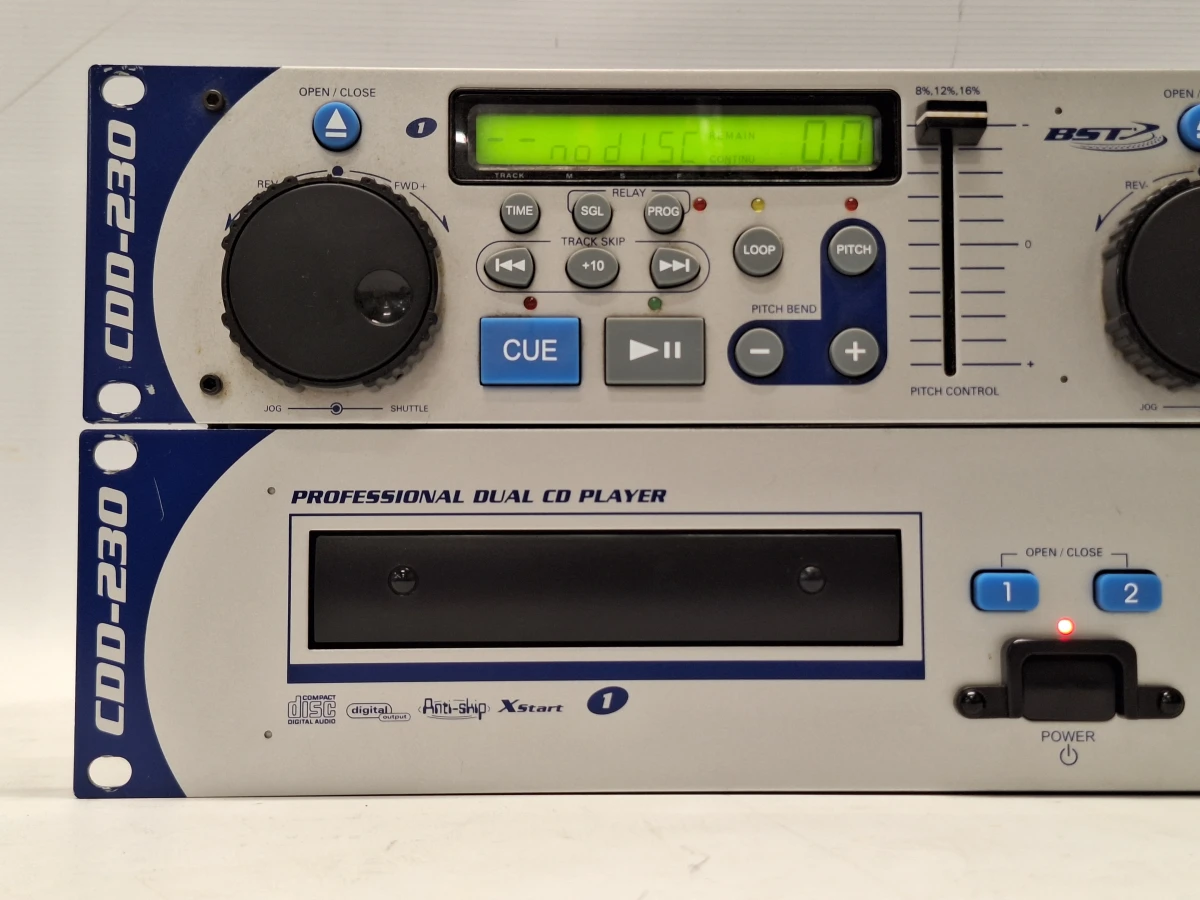 BST CDD-230 professionele Dual CD-Player - Betrouwbare Rackmount DJ & PA speler