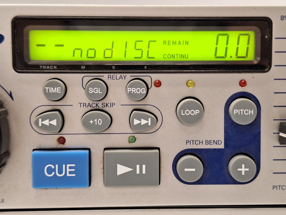 BST CDD-230 professionele Dual CD-Player - Betrouwbare Rackmount DJ & PA speler