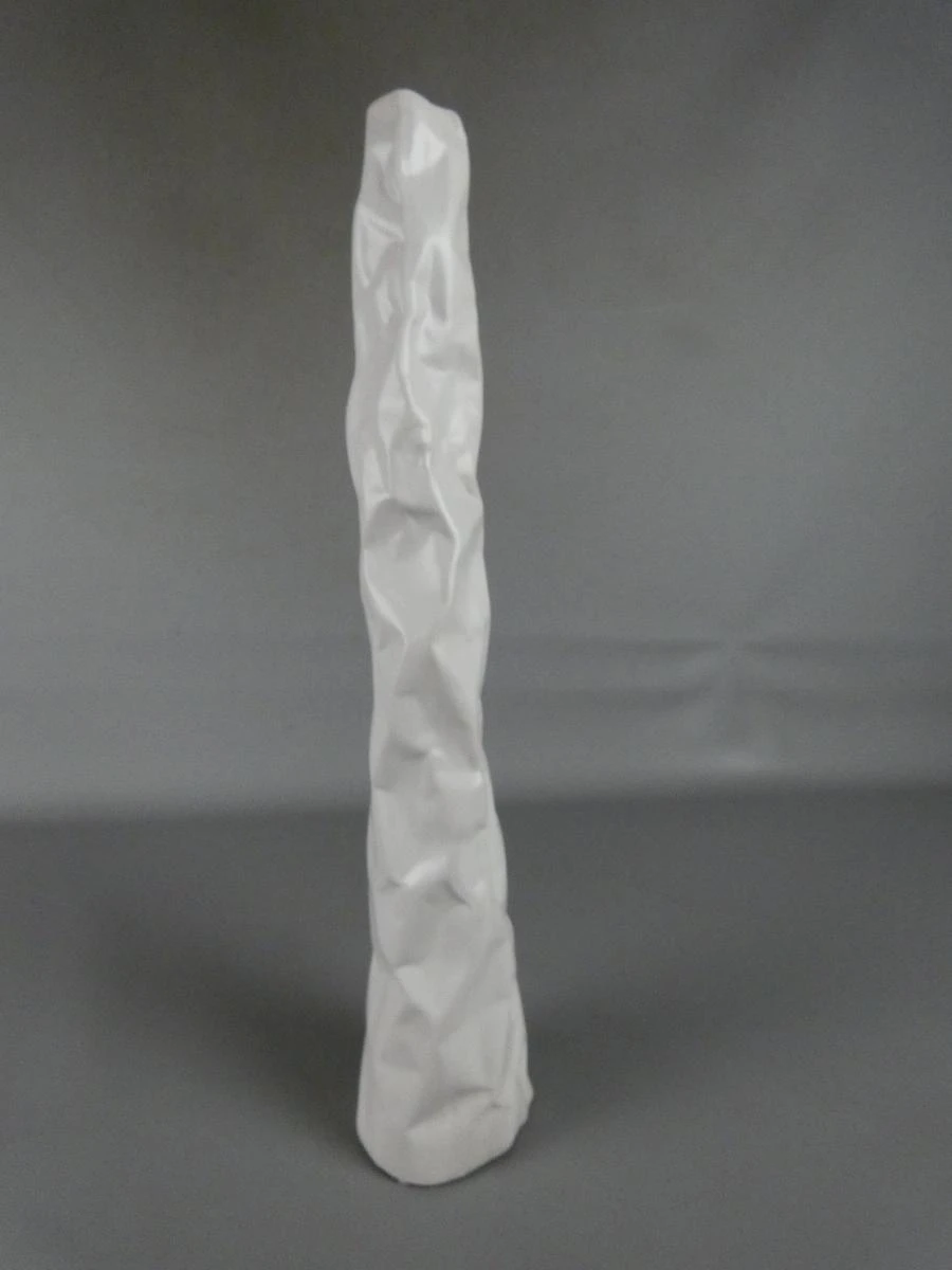 Witte keramische vaas met gerimpeld design