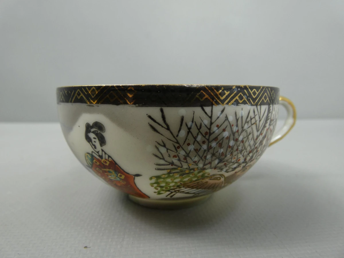 Vintage Aziatische porseleinen theeservies met gouden accenten