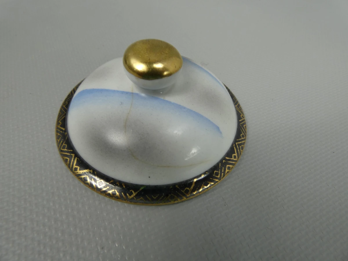 Vintage Aziatische porseleinen theeservies met gouden accenten